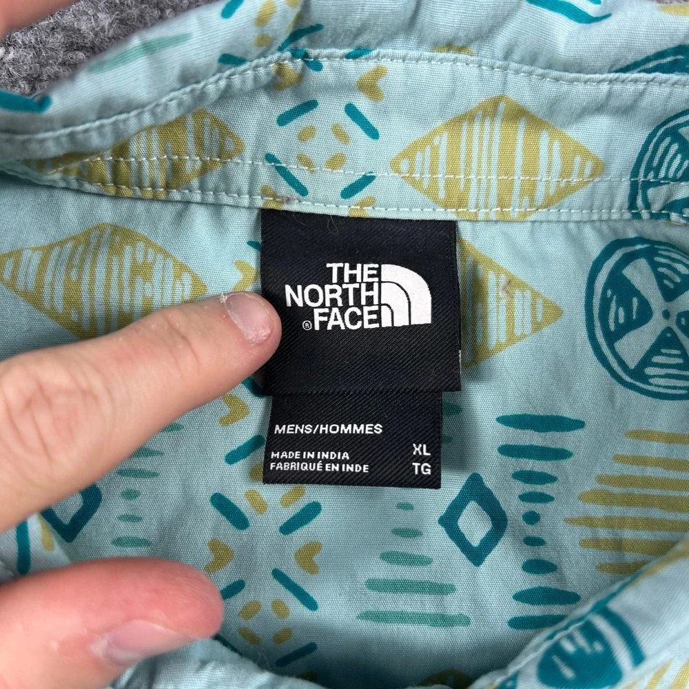 The North Face‎ Button Up Shirt Mens XL Teal Geometric Tribal Print Short Sleeve